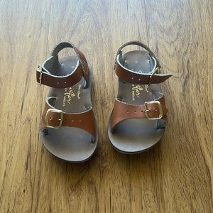 Salt Water sandals by Hoy shoe Surfer Sandal Little kid Size 6